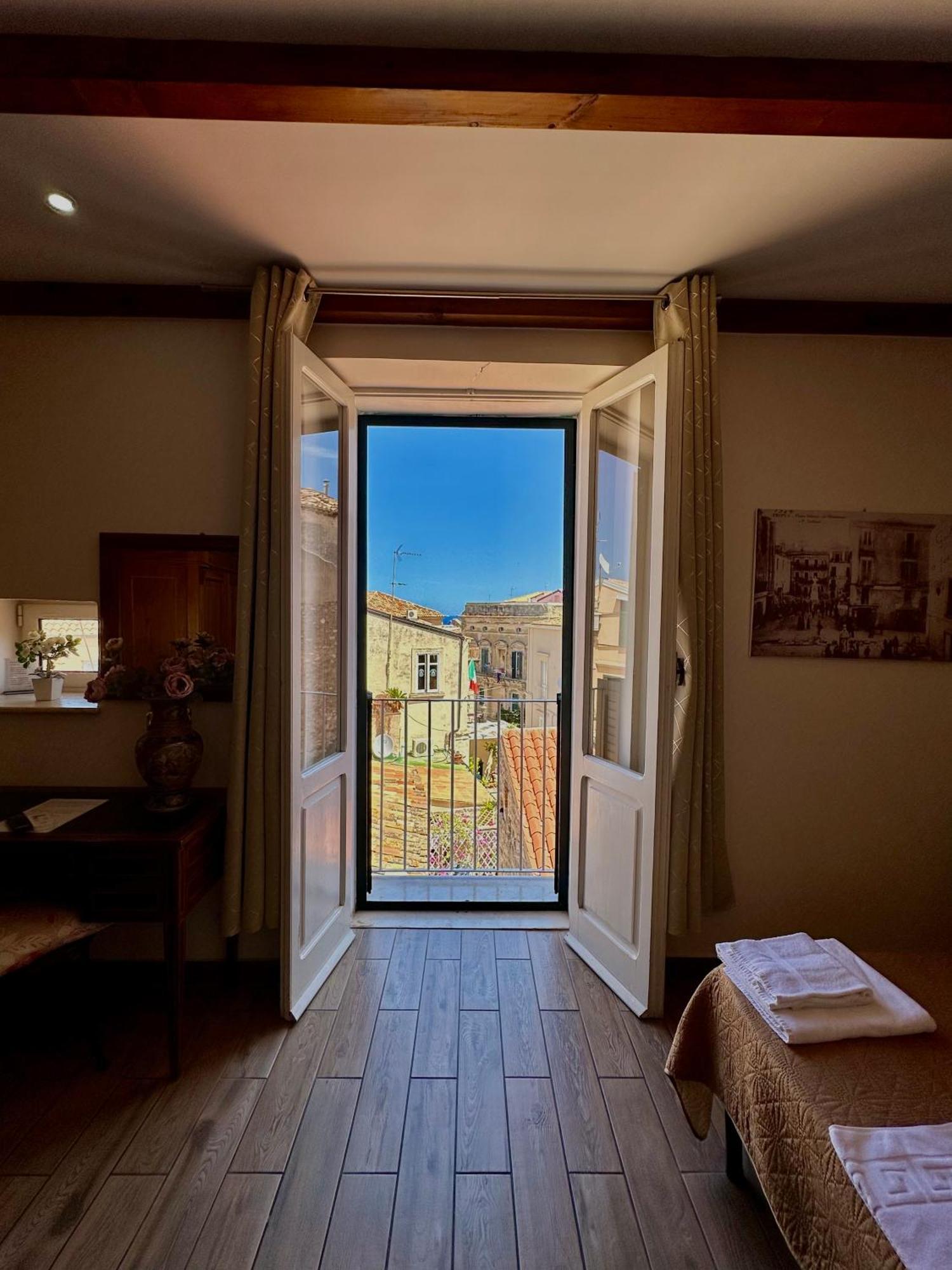 Lorylu Hotel Tropea Eksteriør billede